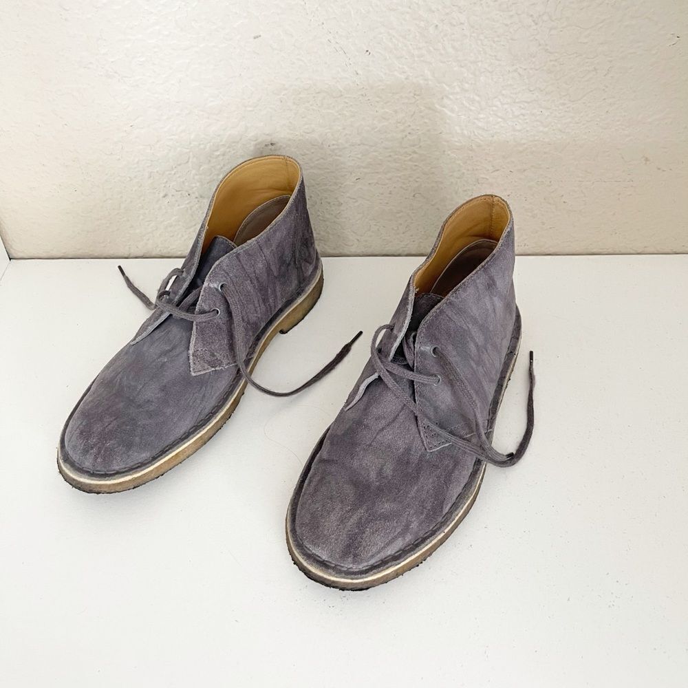 Clarks Women’s Chukka Dessert boots Boots in gray suede. 7.5 - Picture 6 of 17